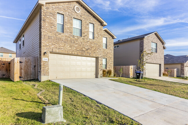 2946 Wentwood Run in San Antonio, TX - Building Photo - Building Photo