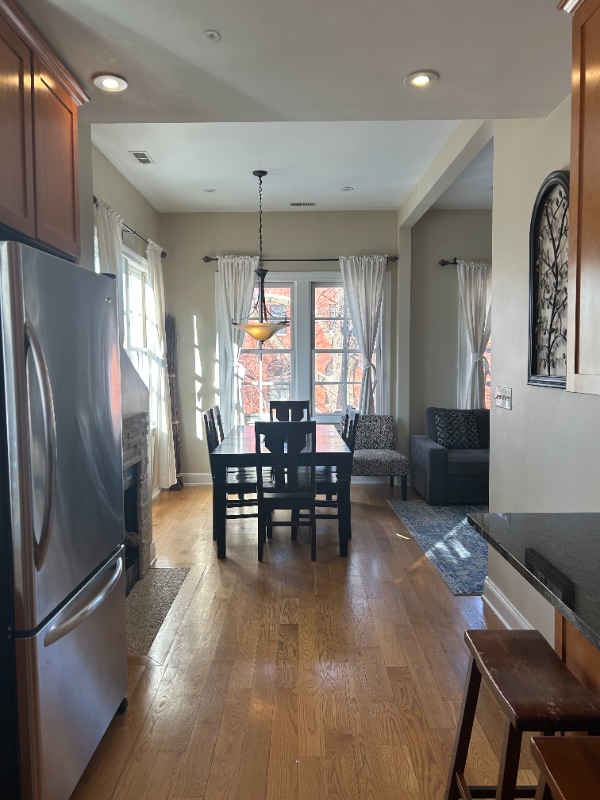 403 W Eugenie St, Unit 3 in Chicago, IL - Building Photo - Building Photo