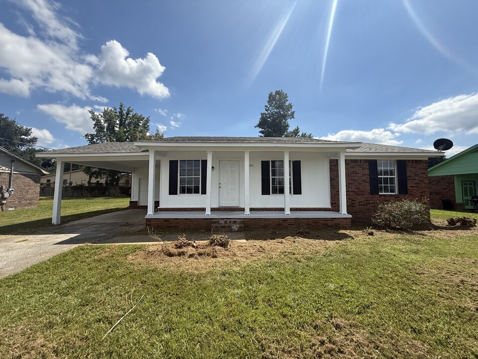 581 Lark St in Brownsville, TN - Building Photo