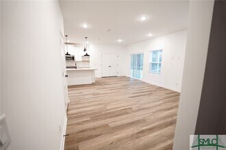 132 Kingswood Cir in Bloomingdale, GA - Foto de edificio - Building Photo
