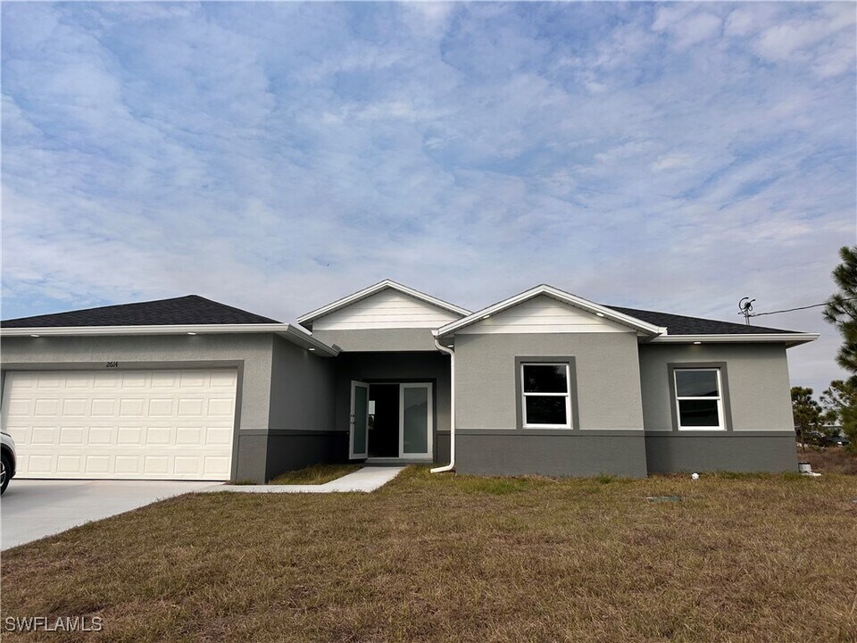2509 38th St SW in Lehigh Acres, FL - Building Photo