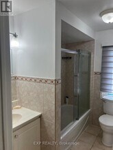 17 Calmist Crescent in Brampton, ON - Building Photo - Building Photo