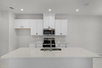 5016 Bear Lk Lp in DeLand, FL - Building Photo - Building Photo