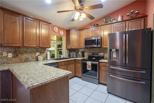 1813 SW 26th St in Cape Coral, FL - Building Photo - Building Photo