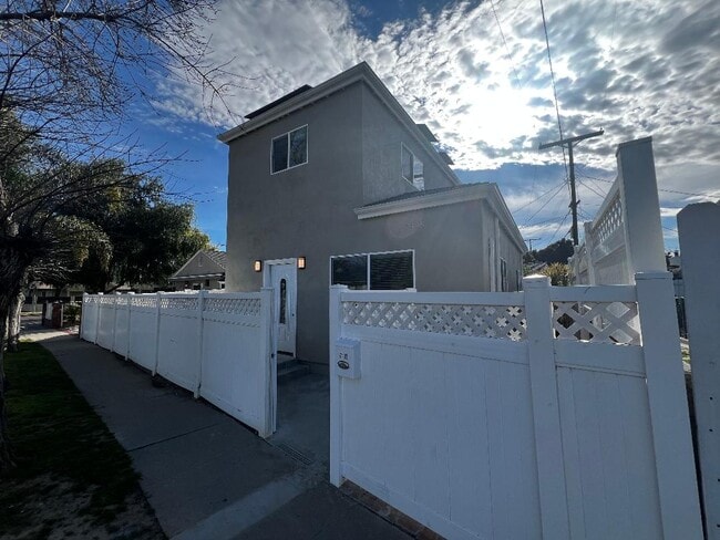 property at 7435 Encino Ave