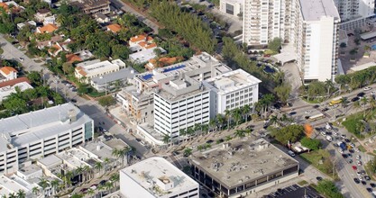 42 Pine in Miami Beach, FL - Foto de edificio - Primary Photo