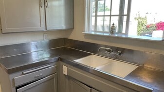 2477 Silver Lake Blvd in Los Angeles, CA - Building Photo