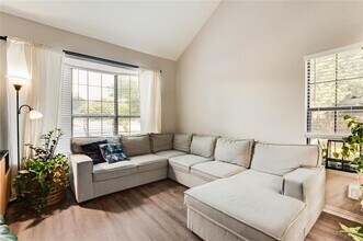 502 Alameda Ave in Duncanville, TX - Foto de edificio - Building Photo