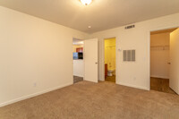 Foxcreek Apartments in Winston-Salem, NC - Building Photo - Interior Photo