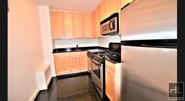 EAST 49 STREET in New York, NY - Foto de edificio - Building Photo