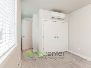 1800 NW 85th St in Seattle, WA - Building Photo - Building Photo