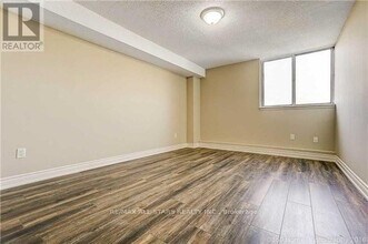 100 Wingarden Ct in Toronto, ON - Building Photo - Building Photo