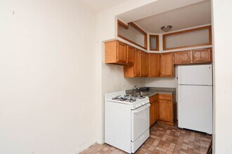 2249 W Wilson Ave in Chicago, IL - Building Photo - Building Photo