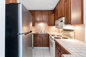 3040 NE 16th Ave, Unit 101 in Oakland Park, FL - Foto de edificio - Building Photo