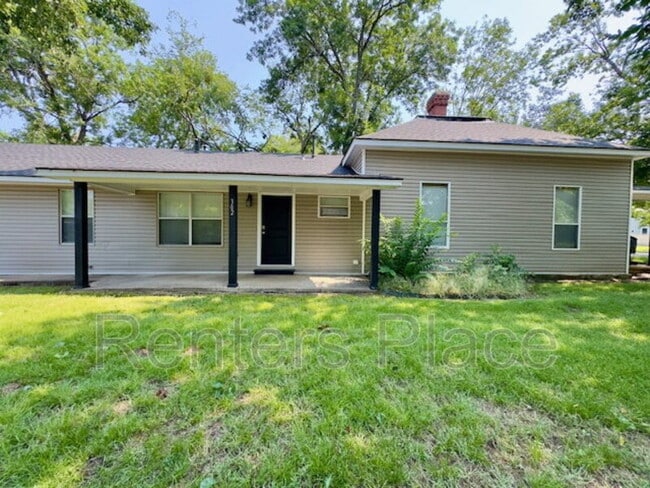 property at 302 W 8th St