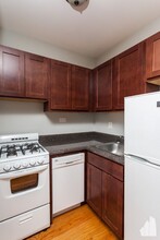 837 W Wolfram St, Unit 303 in Chicago, IL - Building Photo - Building Photo