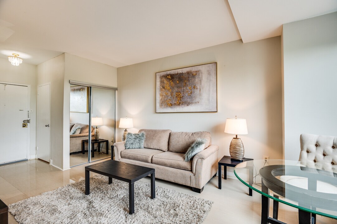 1021 Arlington Blvd, Unit 811 in Arlington, VA - Building Photo