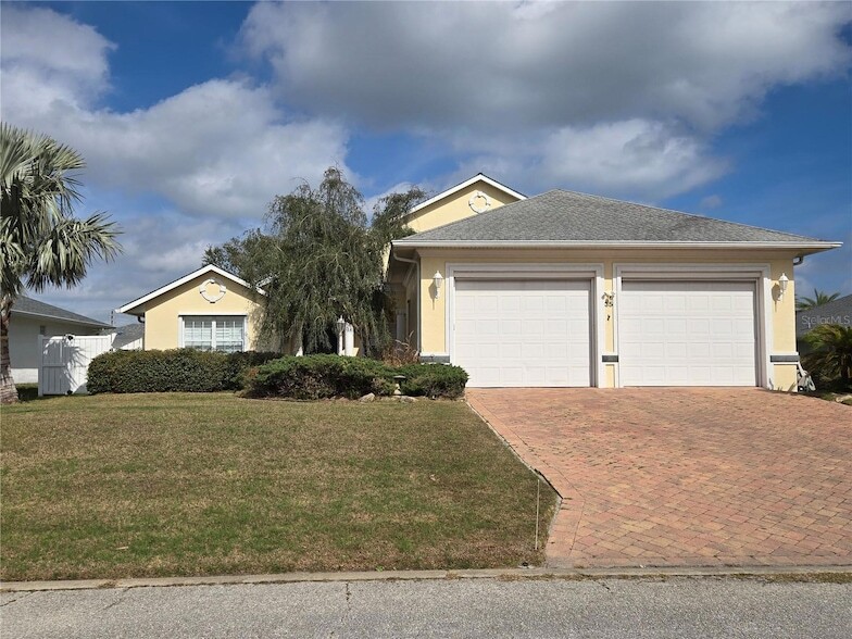 35 Cottonwood Trail, Unit #11 in Palm Coast, FL - Building Photo