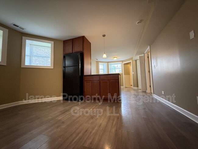 7349 S Emerald Ave in Chicago, IL - Building Photo - Building Photo
