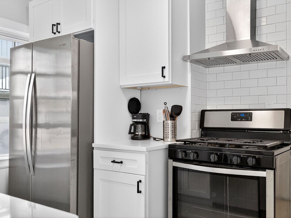 258 Main St, Unit 2 in Medford, MA - Building Photo