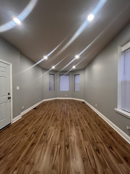 5618 S Laflin St in Chicago, IL - Building Photo