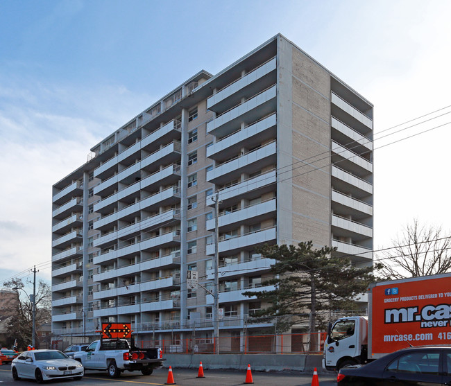 485 Eglinton Ave E in Toronto, ON - Building Photo - Building Photo