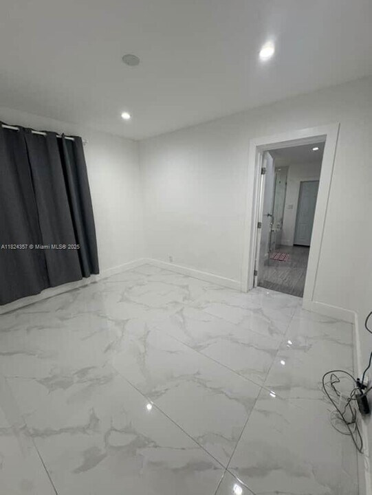 16082 NE 9th Ct in North Miami Beach, FL - Building Photo