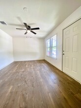 1008 Haynes St in San Marcos, TX - Building Photo - Interior Photo