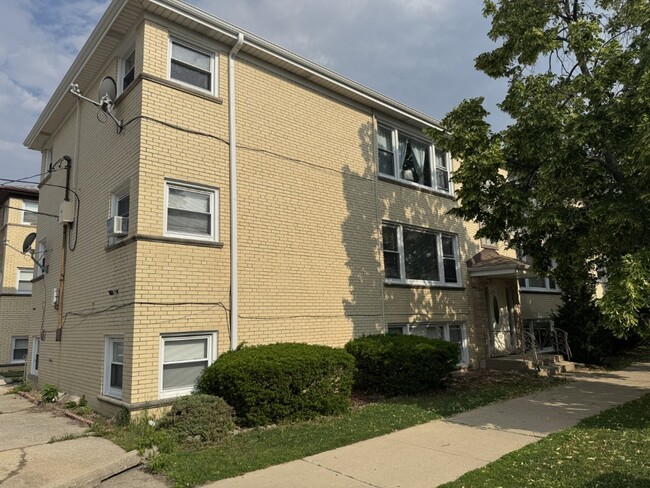 property at 4752 N Menard Ave