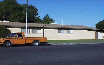 Melody Villa & Terrace in Mesa, AZ - Foto de edificio - Building Photo