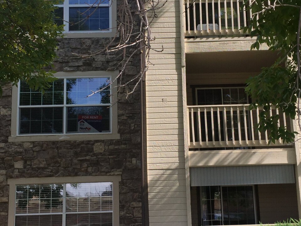 9160 E Arbor Cir in Englewood, CO - Building Photo