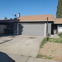 917 Panama Dr in Modesto, CA - Building Photo