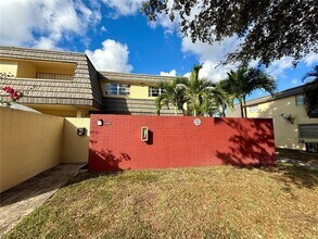 8757 SW 137th Ave in Miami, FL - Building Photo - Building Photo