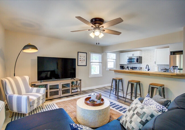 156 Rodney Ct in Madison, WI - Foto de edificio - Building Photo