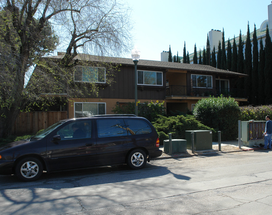 303 Sheridan Ave in Palo Alto, CA - Building Photo