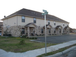 2006 Graham Ave in Mission, TX - Foto de edificio