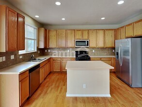 124 N Flat Rock St in Aurora, CO - Building Photo - Building Photo