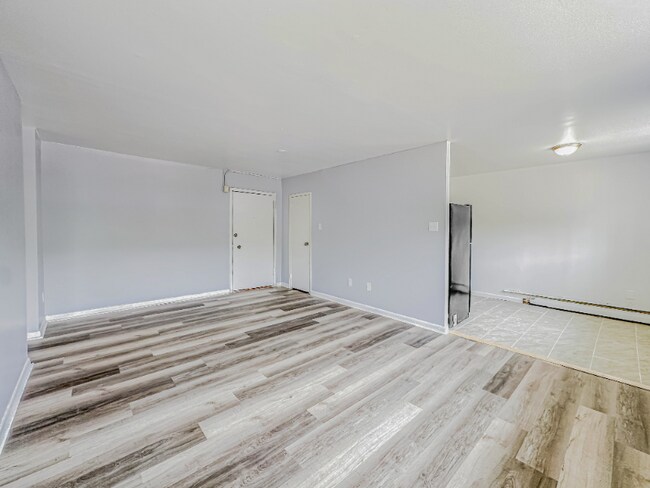 7002 N Broad St, Unit D432 in Philadelphia, PA - Building Photo - Building Photo