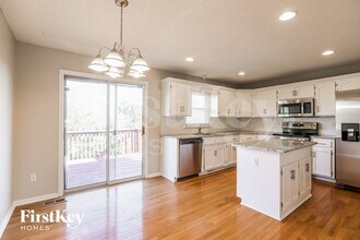 8684 NE 110th St in Kansas City, MO - Building Photo - Building Photo