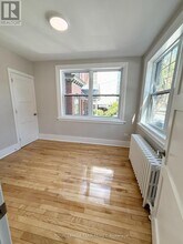 325-325 Cooper St in Ottawa, ON - Building Photo - Building Photo