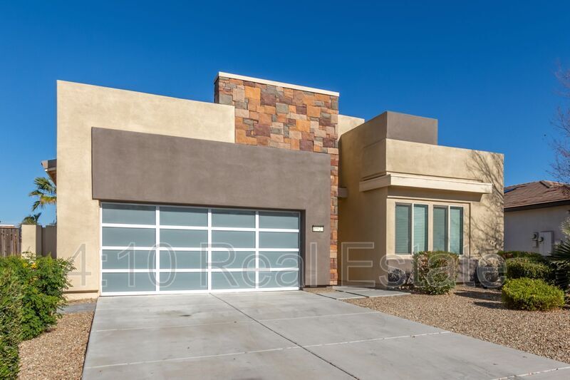 1662 E Lafayette Ave in Gilbert, AZ - Building Photo