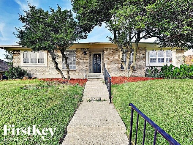 3413 Valley View Ln
