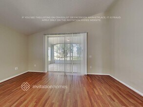12513 Lake Vista Dr in Gibsonton, FL - Building Photo - Building Photo