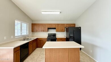 1045 E Nardini St in San Tan Valley, AZ - Building Photo - Building Photo