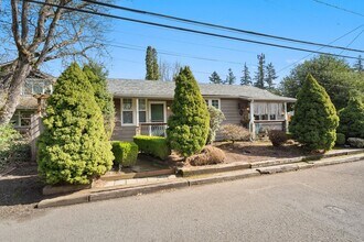 6832 SE 50th Ave in Portland, OR - Building Photo - Building Photo