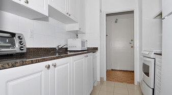 1294 Islington Ave in Toronto, ON - Building Photo