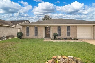 7218 Foxway Ln in Humble, TX - Building Photo - Building Photo