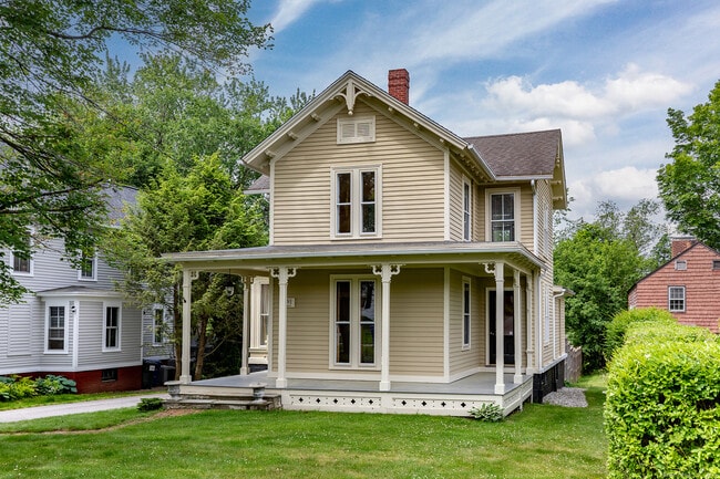 property at 44 Meadow St