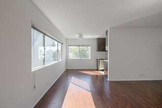 8008 Norton Ave in West Hollywood, CA - Building Photo - Building Photo