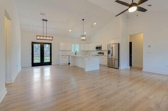 175 W 1st Ave in Crestview, FL - Building Photo - Building Photo